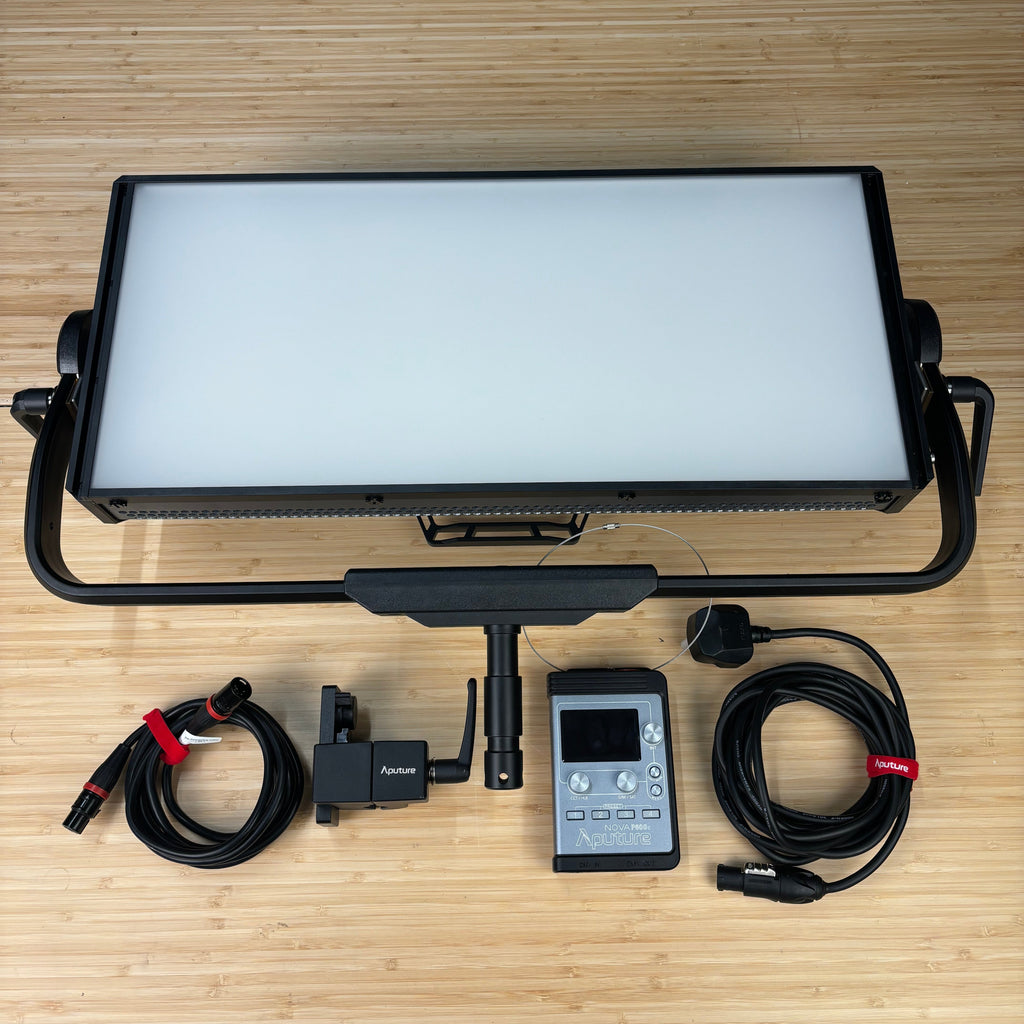 Aputure NOVA P600c Panel Light Kit