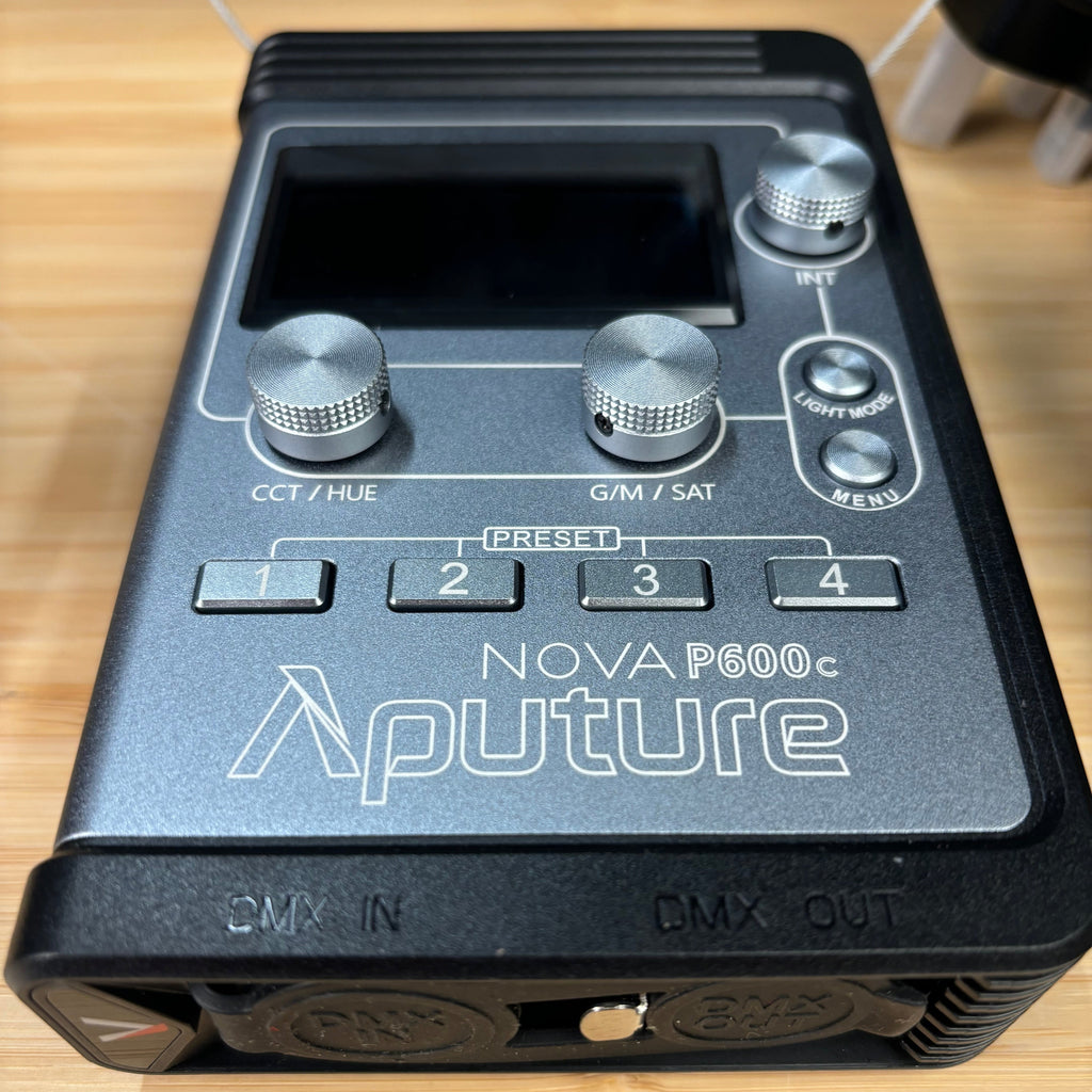 Aputure NOVA P600c Panel Light Kit