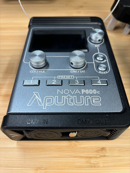 Aputure NOVA P600c Panel Light Kit
